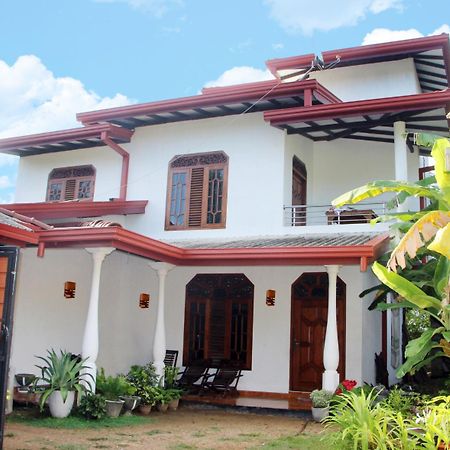 Masith Guest House 우나와투나 외부 사진